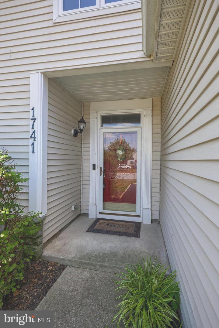 Photo 2 of 22 of 1741 Speedwell Rd house