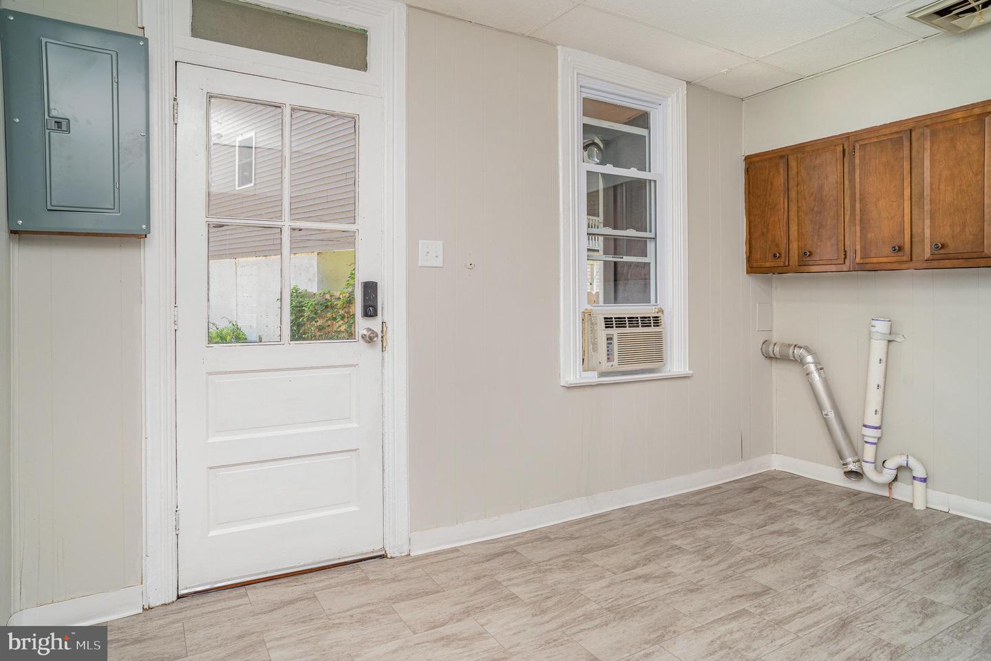 Photo 5 of 21 of 801 Mohn St townhome