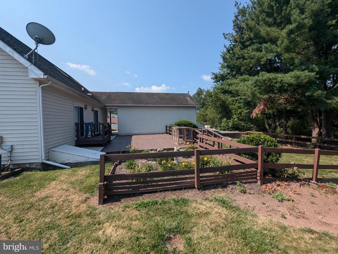 Photo 6 of 38 of 111 Rodes Ave house