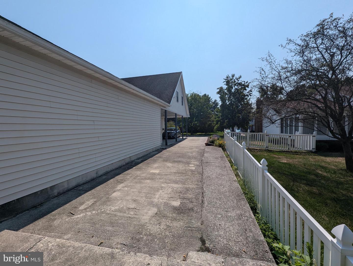 Photo 11 of 38 of 111 Rodes Ave house