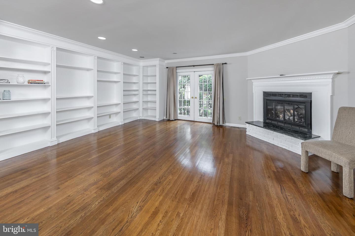 Photo 6 of 16 of 635 E Main St #2 townhome