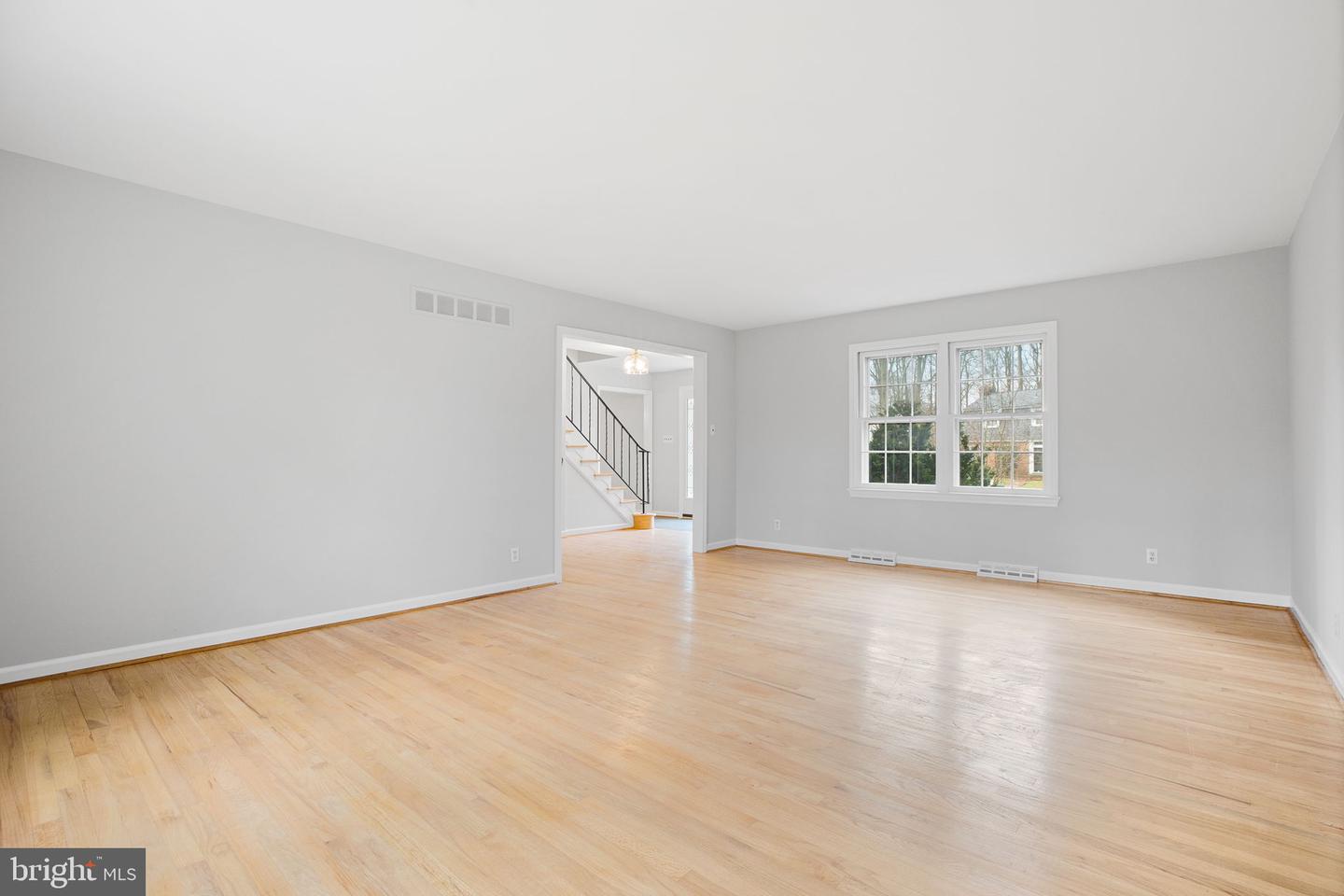 Photo 6 of 37 of 16 Sorrel Dr house