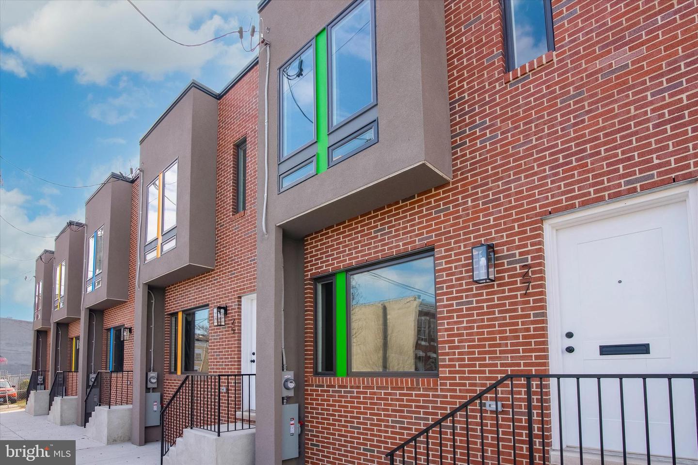 Photo 6 of 27 of 19 E Somerset St townhome
