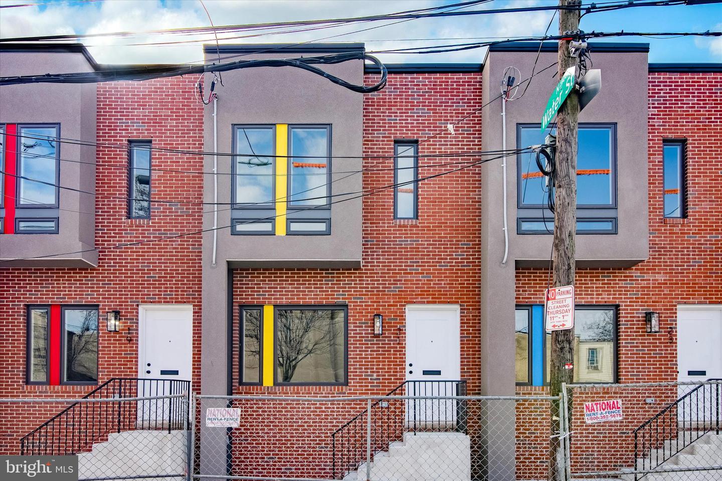 Photo 2 of 27 of 19 E Somerset St townhome
