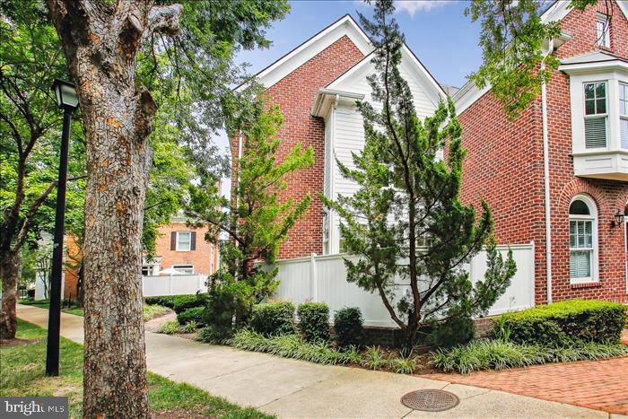 Photo 6 of 65 of 973 Powhatan St townhome