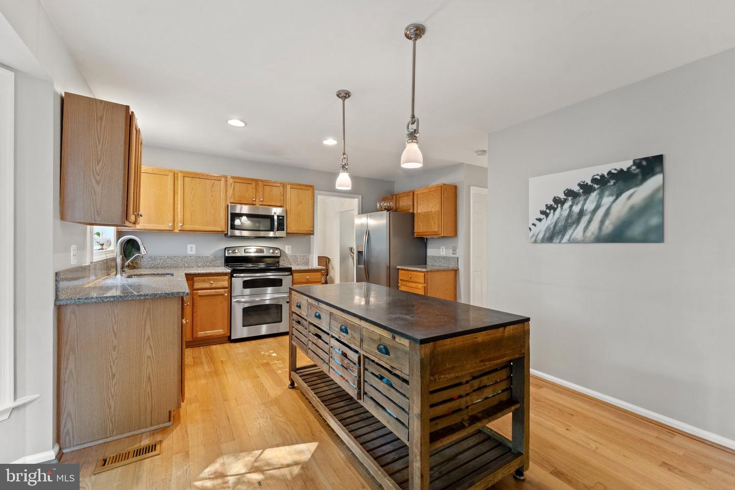 Photo 8 of 55 of 218 Breezewood Dr house