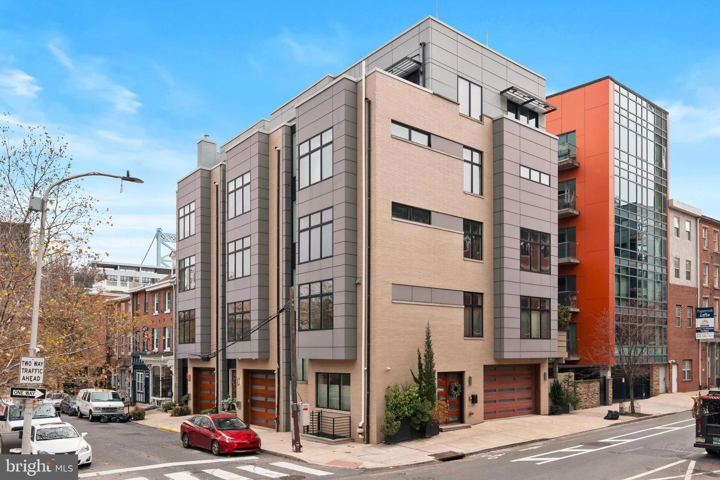152 Vine Street