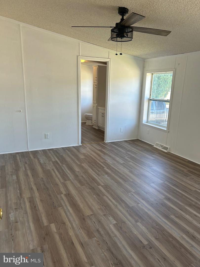 Photo 9 of 23 of 1887 N Delsea #142 mobile home
