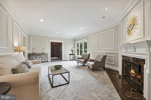 Single Family Residence in McLean VA 1284 Ballantrae Farm DRIVE 4.jpg