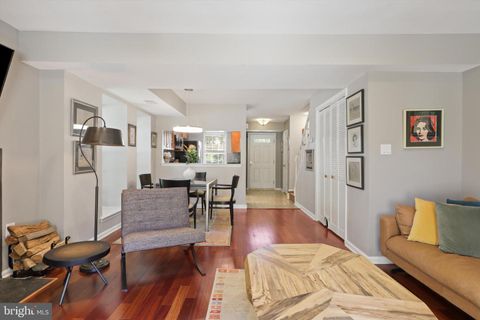 Townhouse in Arlington VA 4501 28th ROAD 15.jpg