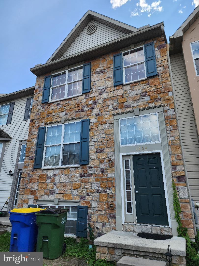 View Hanover, PA 17331 townhome