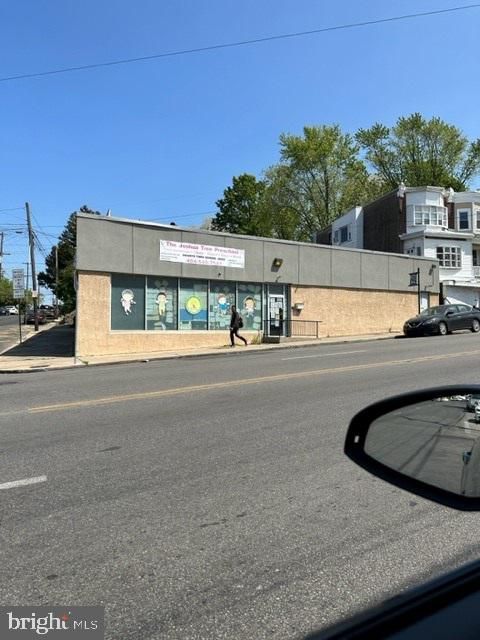 Retail in Darby PA 401 Chester PIKE.jpg