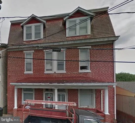 434 Lewis Street