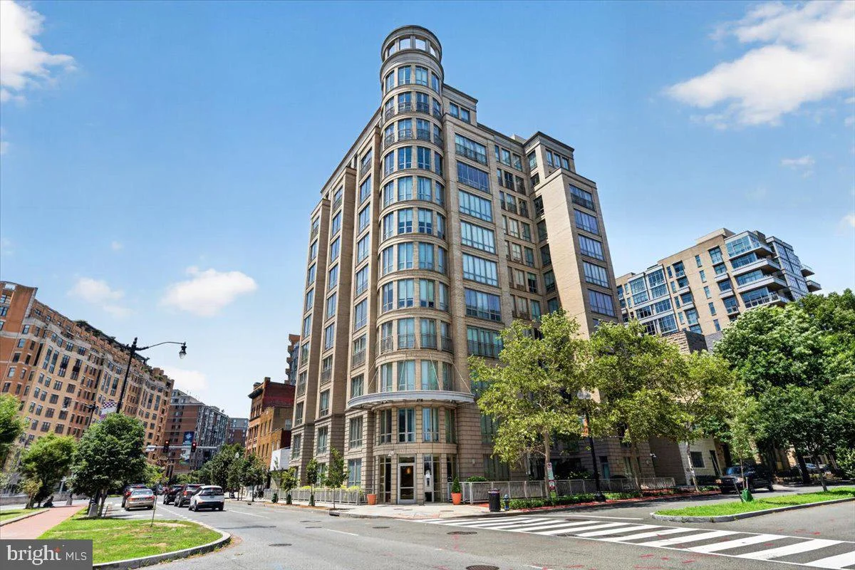 301 Massachusetts Avenue NW Unit 902