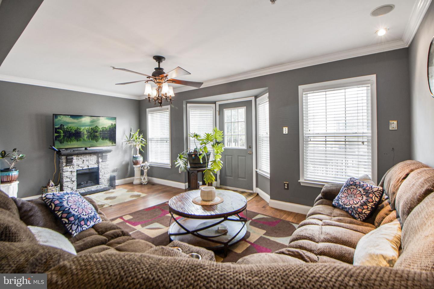 Photo 8 of 62 of 117 Sentry Rdg townhome