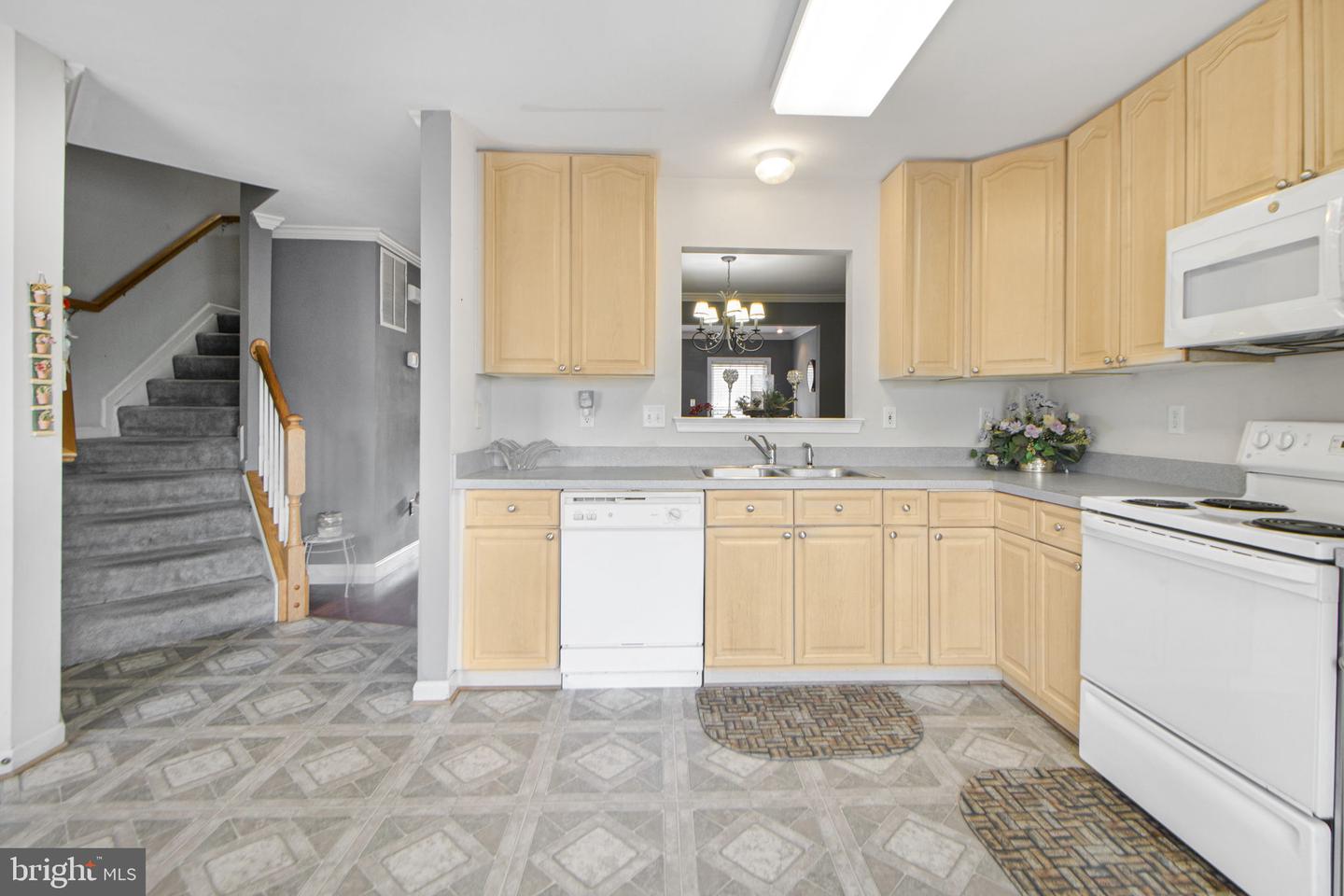 Photo 11 of 62 of 117 Sentry Rdg townhome