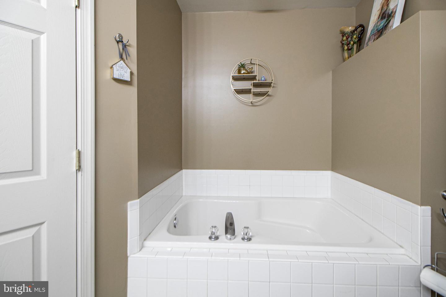 Photo 27 of 62 of 117 Sentry Rdg townhome
