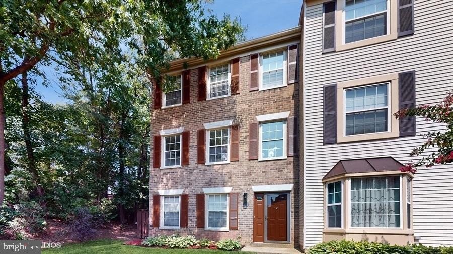 View Lanham, MD 20706 townhome