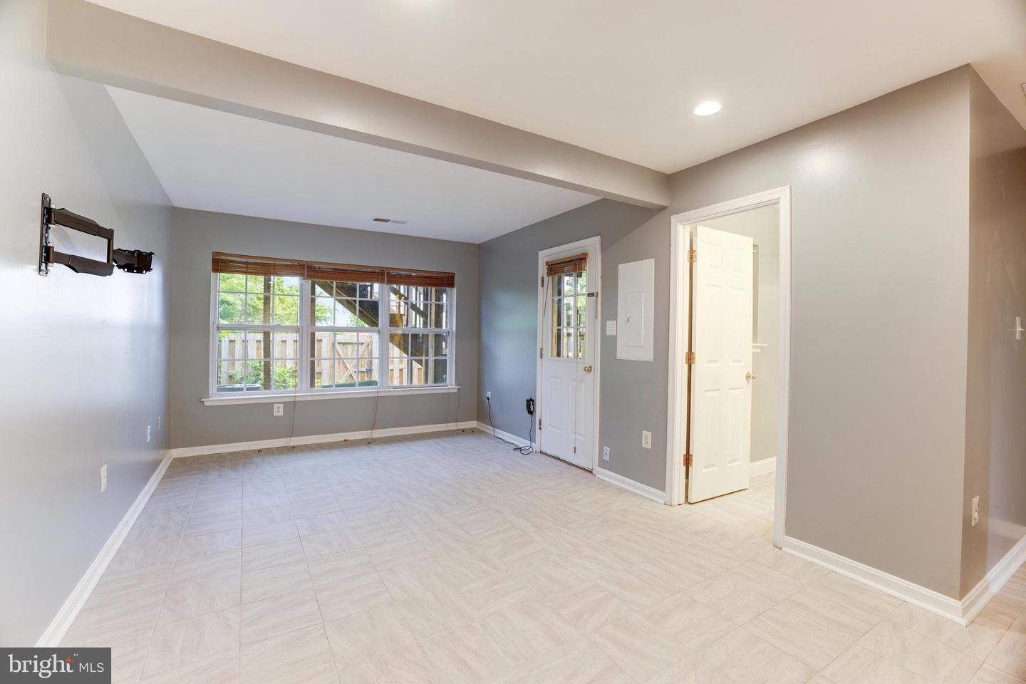 Photo 9 of 52 of 45564 Mallard Point Ter townhome