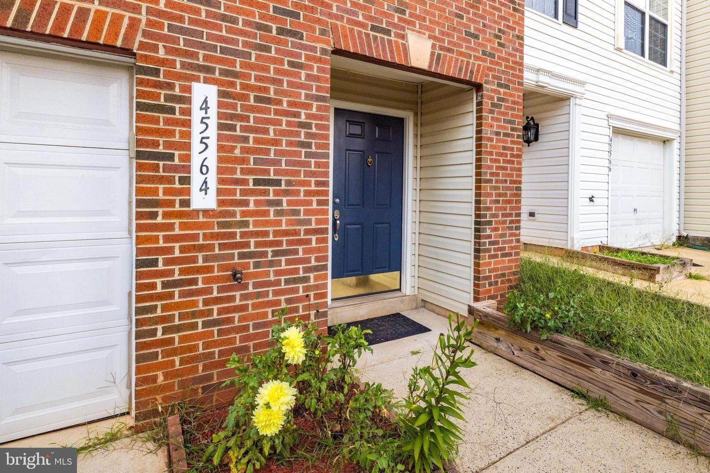 Photo 4 of 52 of 45564 Mallard Point Ter townhome