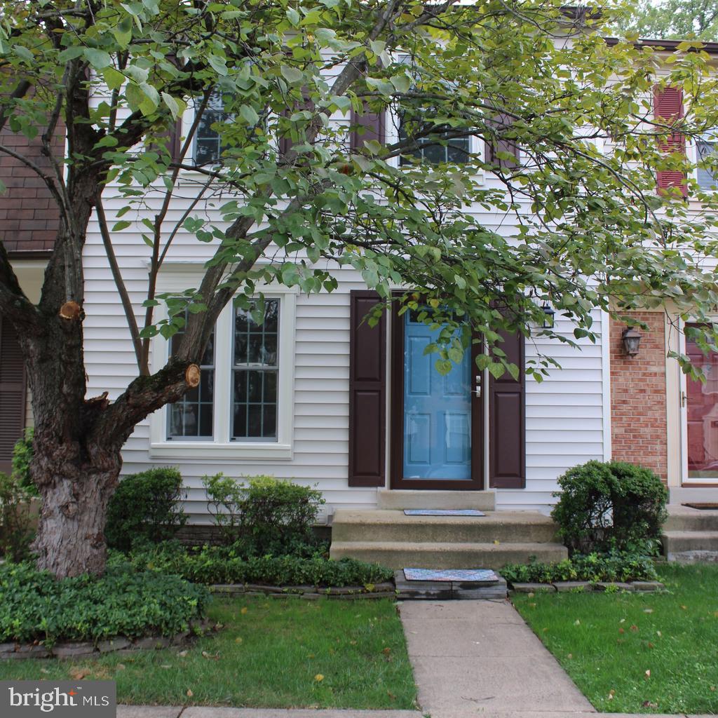 View Centreville, VA 20120 townhome