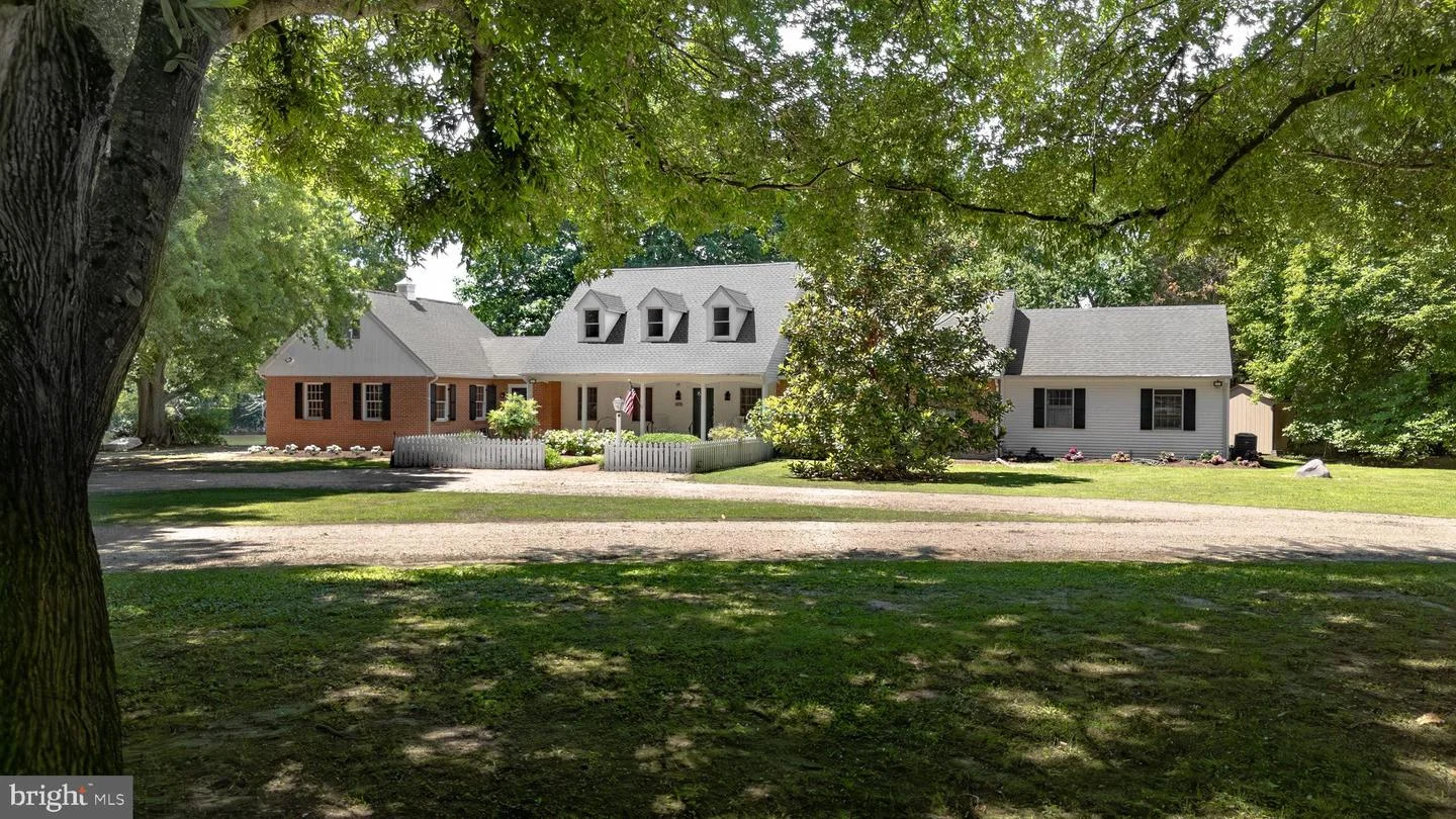 7272 Waverly Island Road