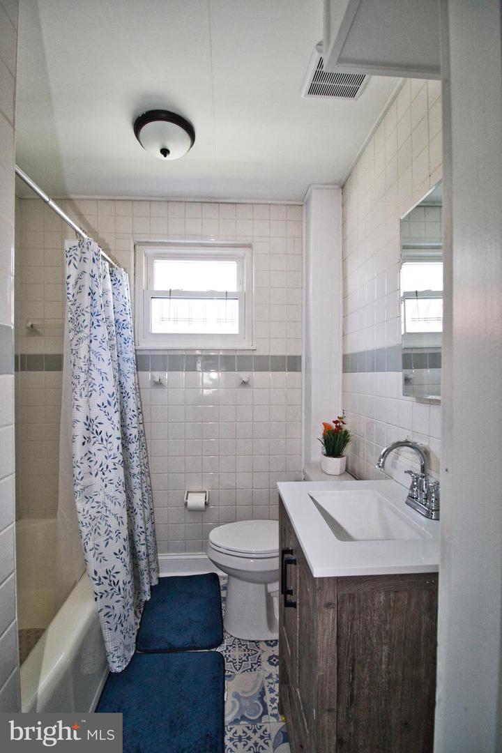 Photo 15 of 24 of 77 Egypt Rd West Norriton house