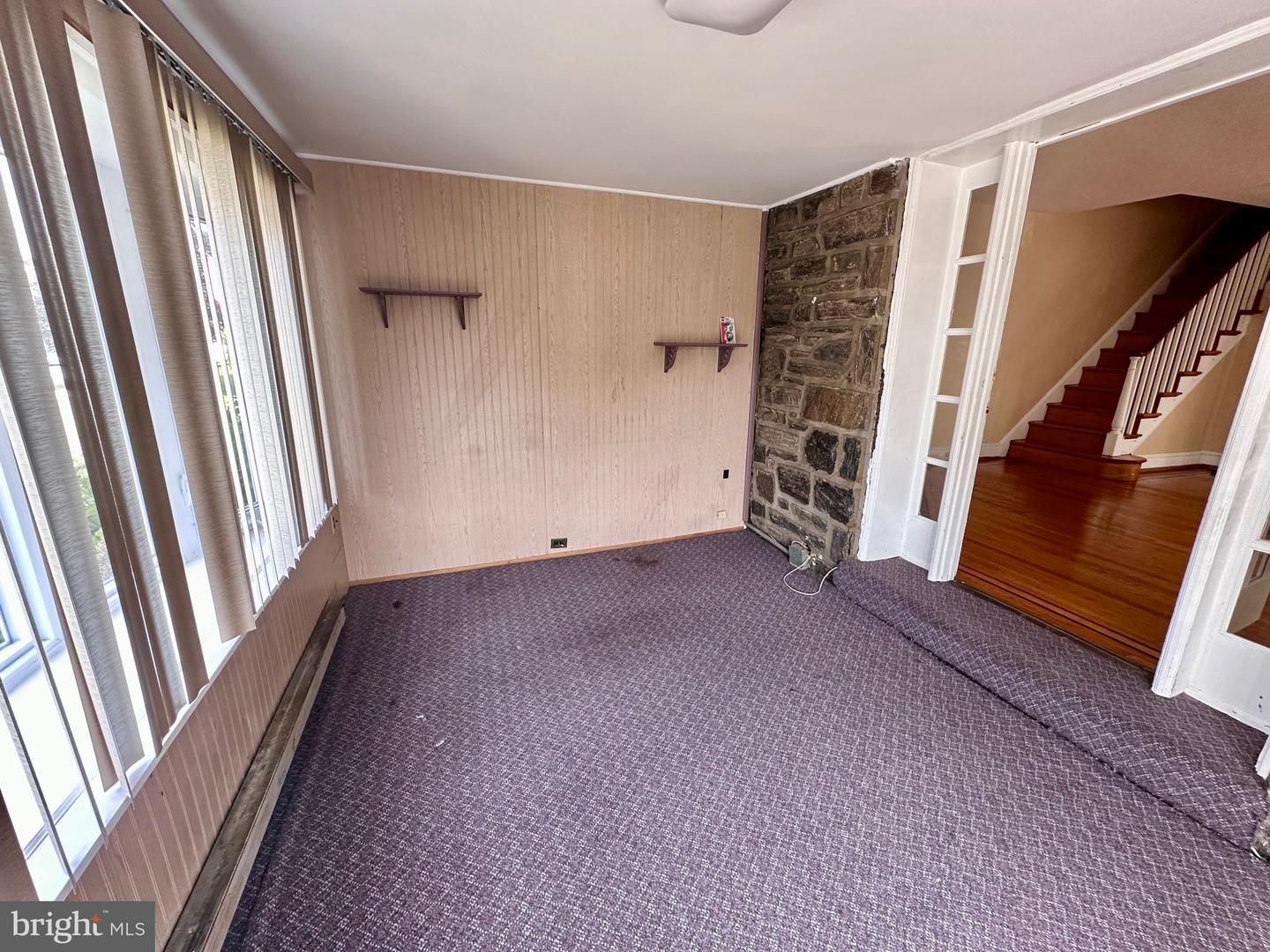 Photo 4 of 19 of 719 Collenbrook Ave multi-family property