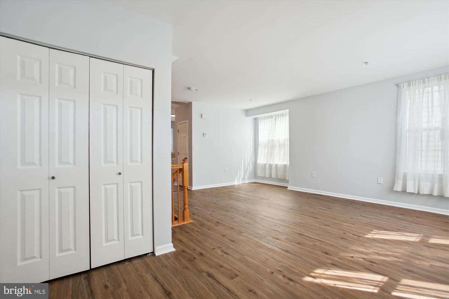 Photo 3 of 20 of 1823 Bruce Pl SE townhome