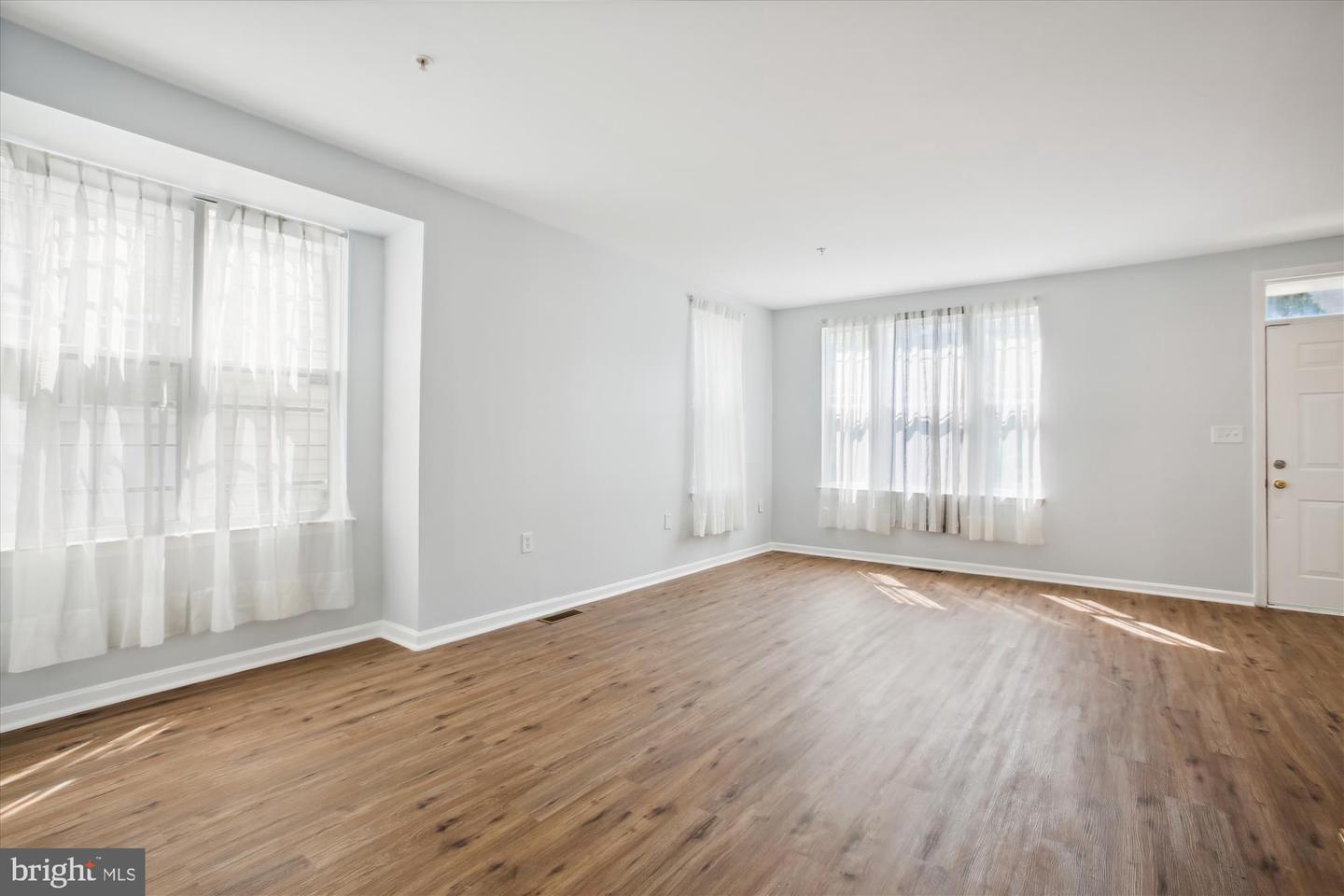 Photo 6 of 20 of 1823 Bruce Pl SE townhome