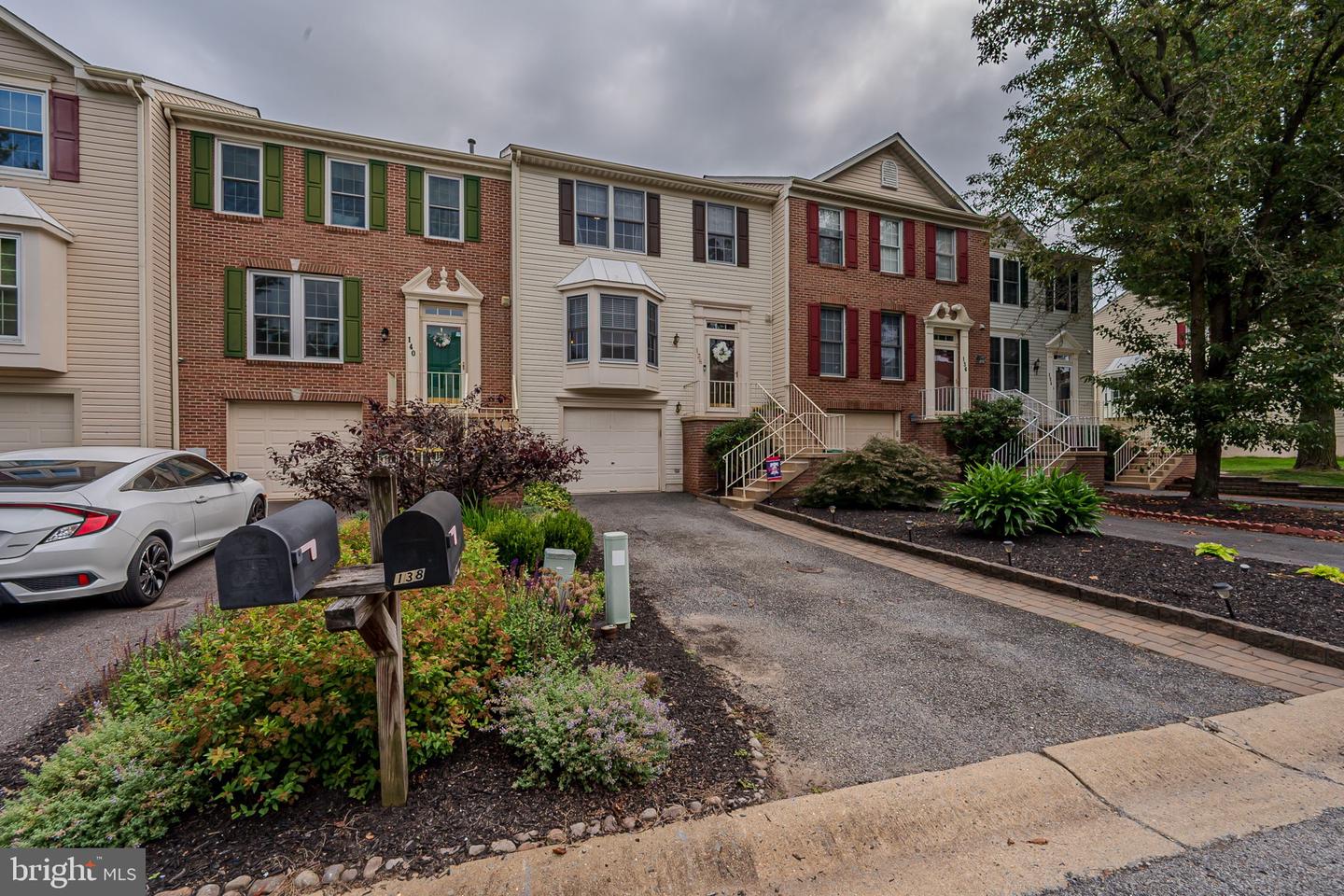 Photo 2 of 41 of 138 Attic Ct townhome