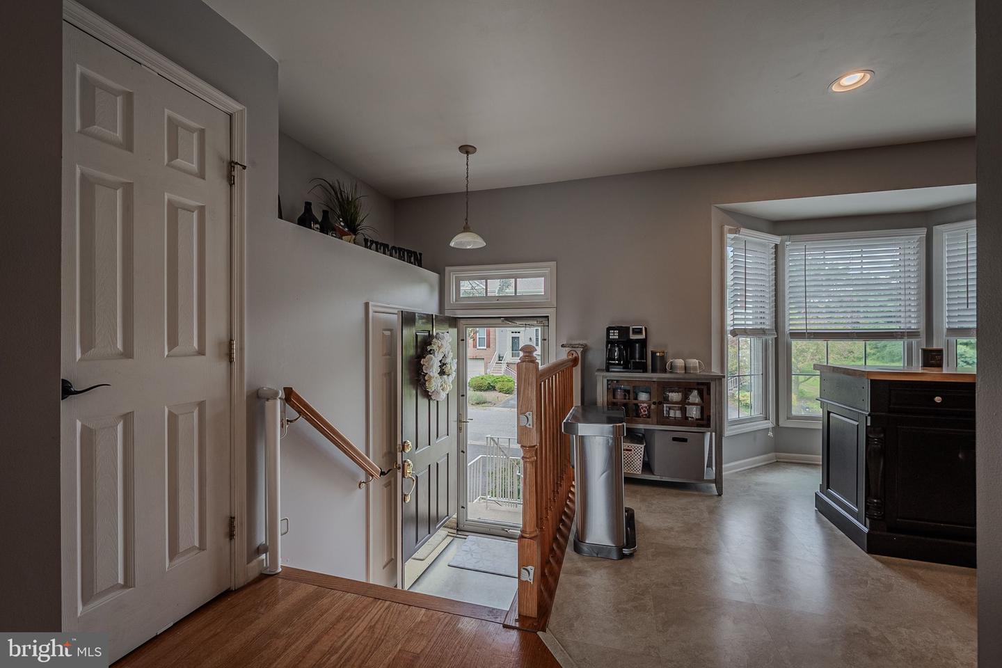 Photo 5 of 41 of 138 Attic Ct townhome