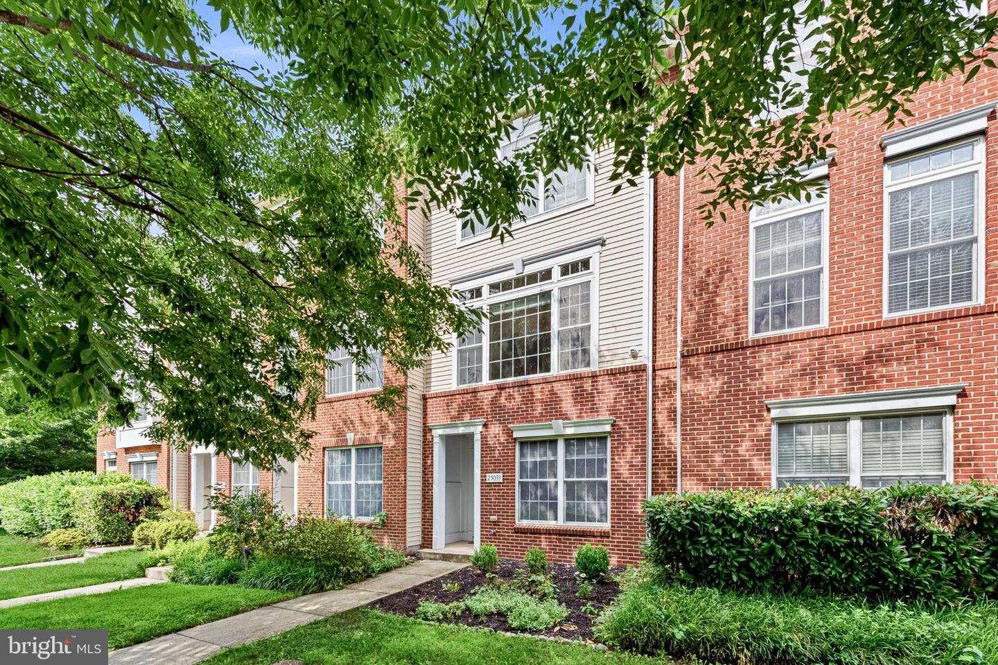 25033 Justice Drive, Chantilly, VA, 20152