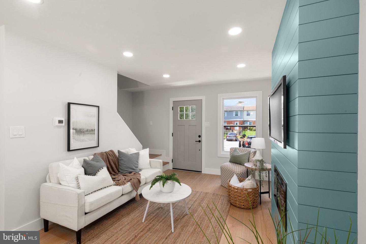 Photo 8 of 43 of 621 Glynock Pl townhome