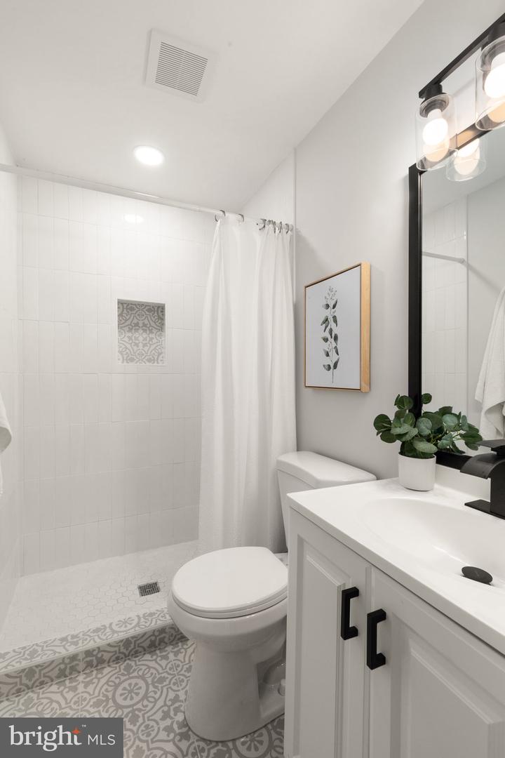 Photo 36 of 43 of 621 Glynock Pl townhome