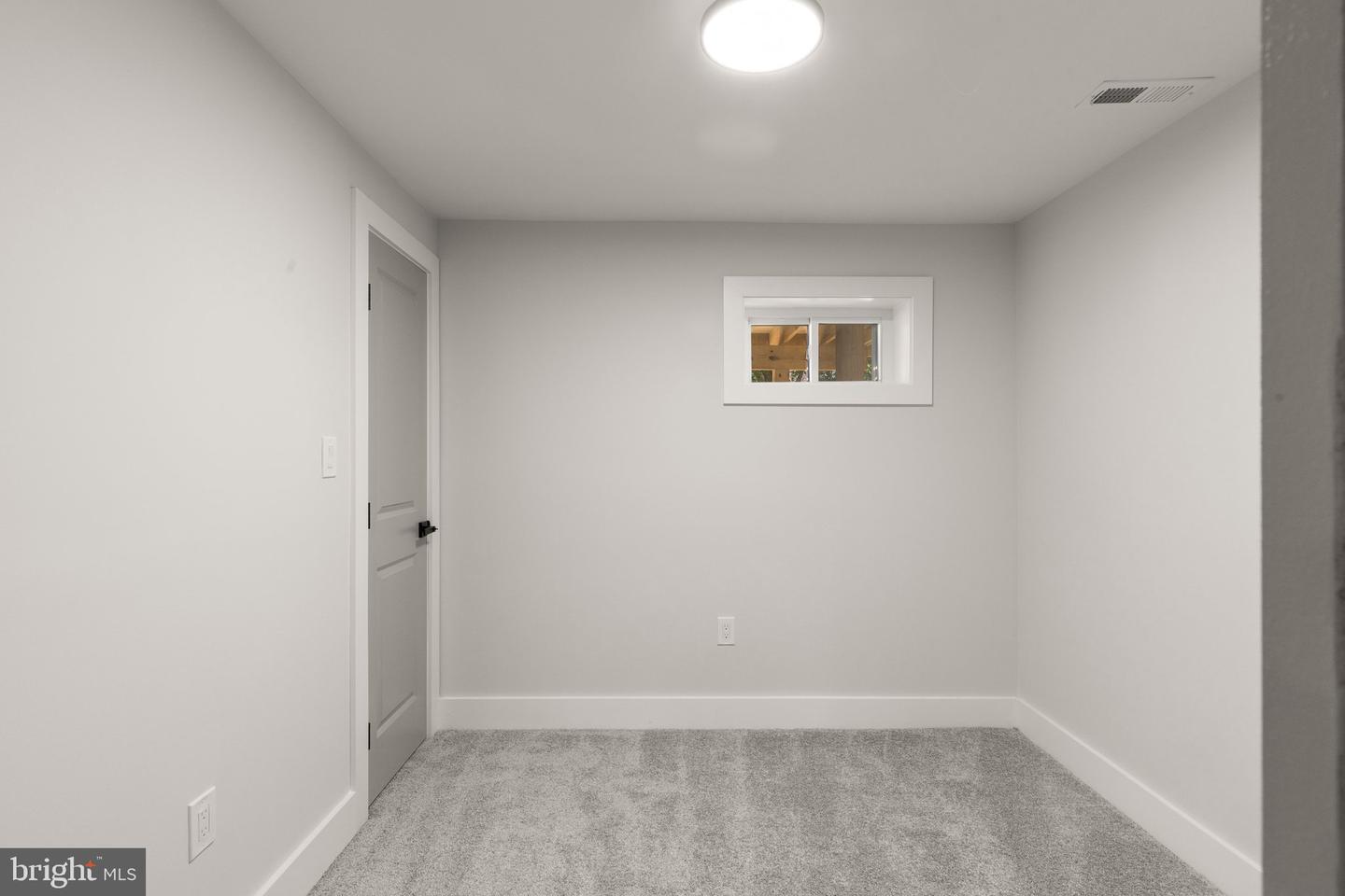 Photo 37 of 43 of 621 Glynock Pl townhome