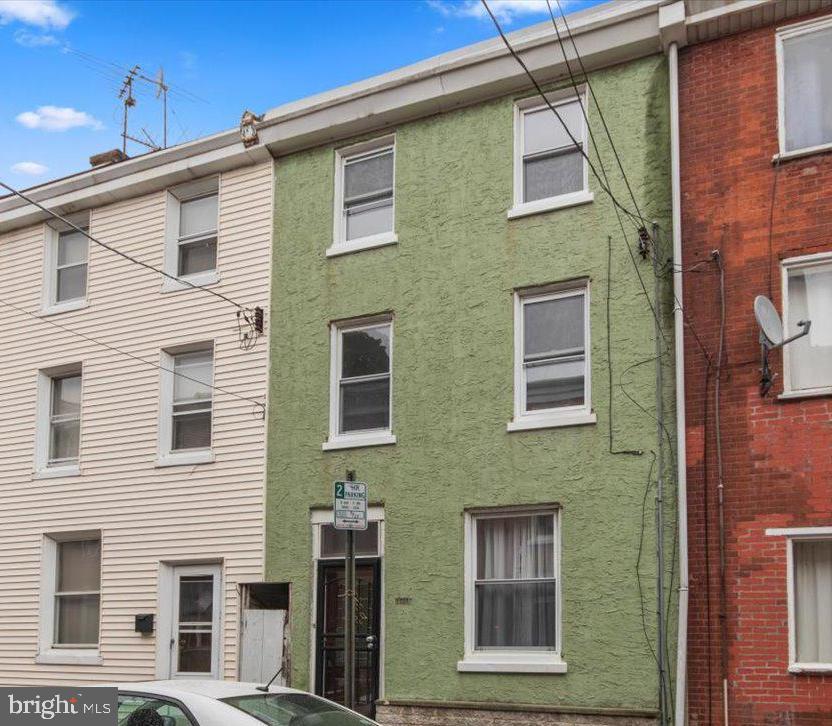 View Philadelphia, PA 19122 townhome