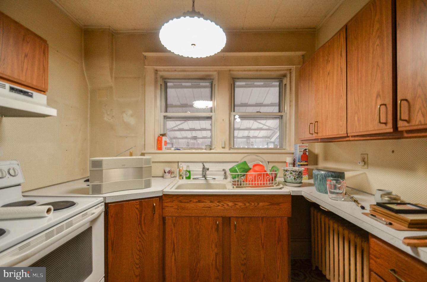 Photo 6 of 16 of 2019 W Tilghman St multi-family property