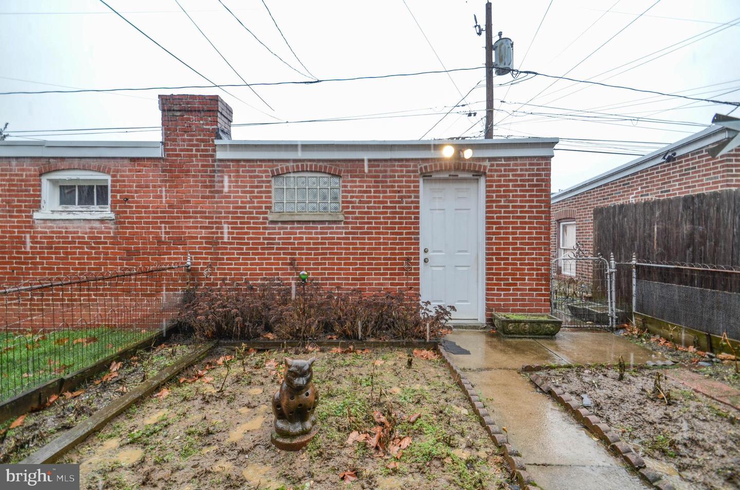 Photo 16 of 16 of 2019 W Tilghman St multi-family property