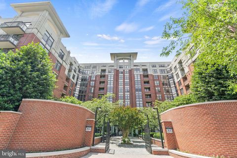 Condominium in Arlington VA 1021 Garfield STREET.jpg