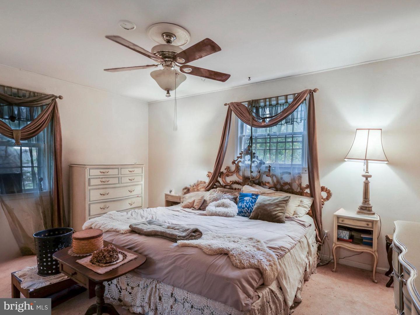 Photo 6 of 17 of 4401 Willow Woods Dr house