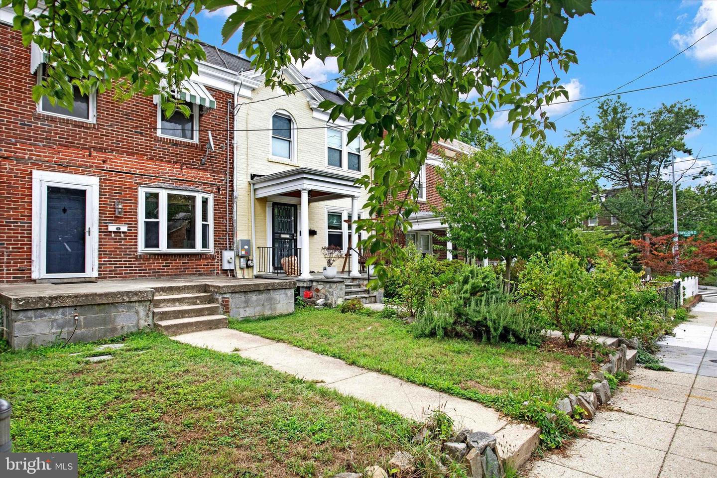 View Washington, DC 20011 townhome