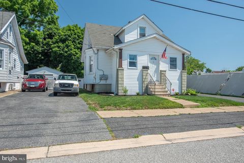 Duplex in Wilmington DE 1 Westmoreland AVENUE 1.jpg