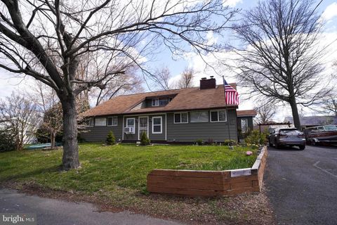 Single Family Residence in Croydon PA 819 Keystone STREET 52.jpg