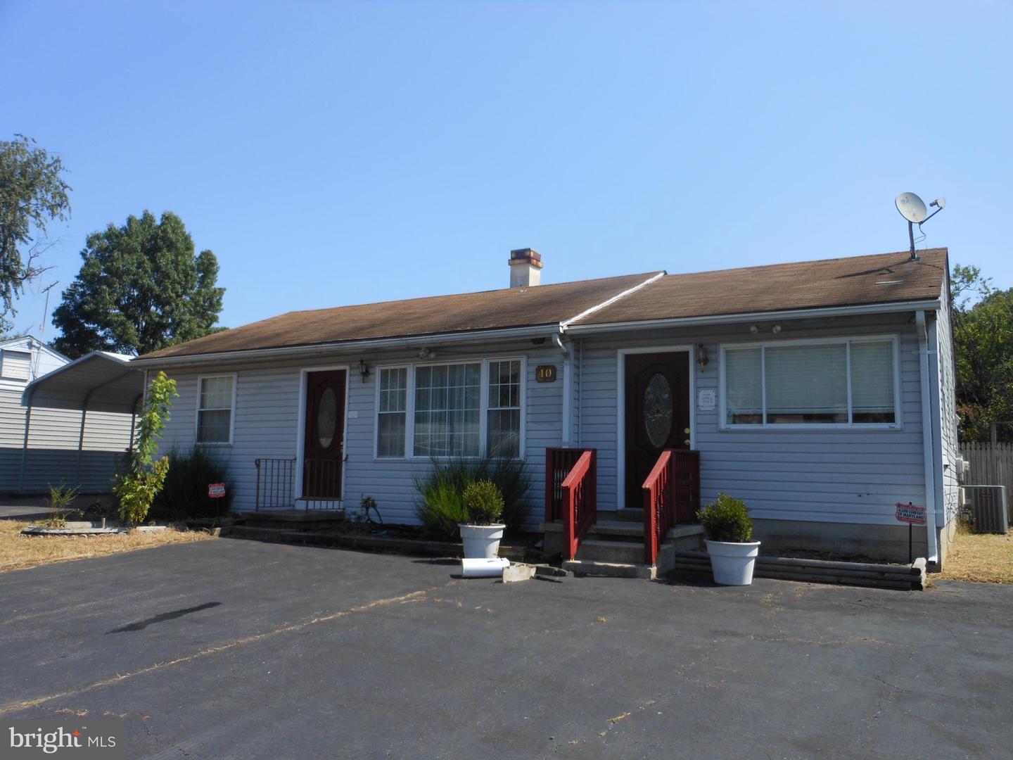 40 Oak Ct