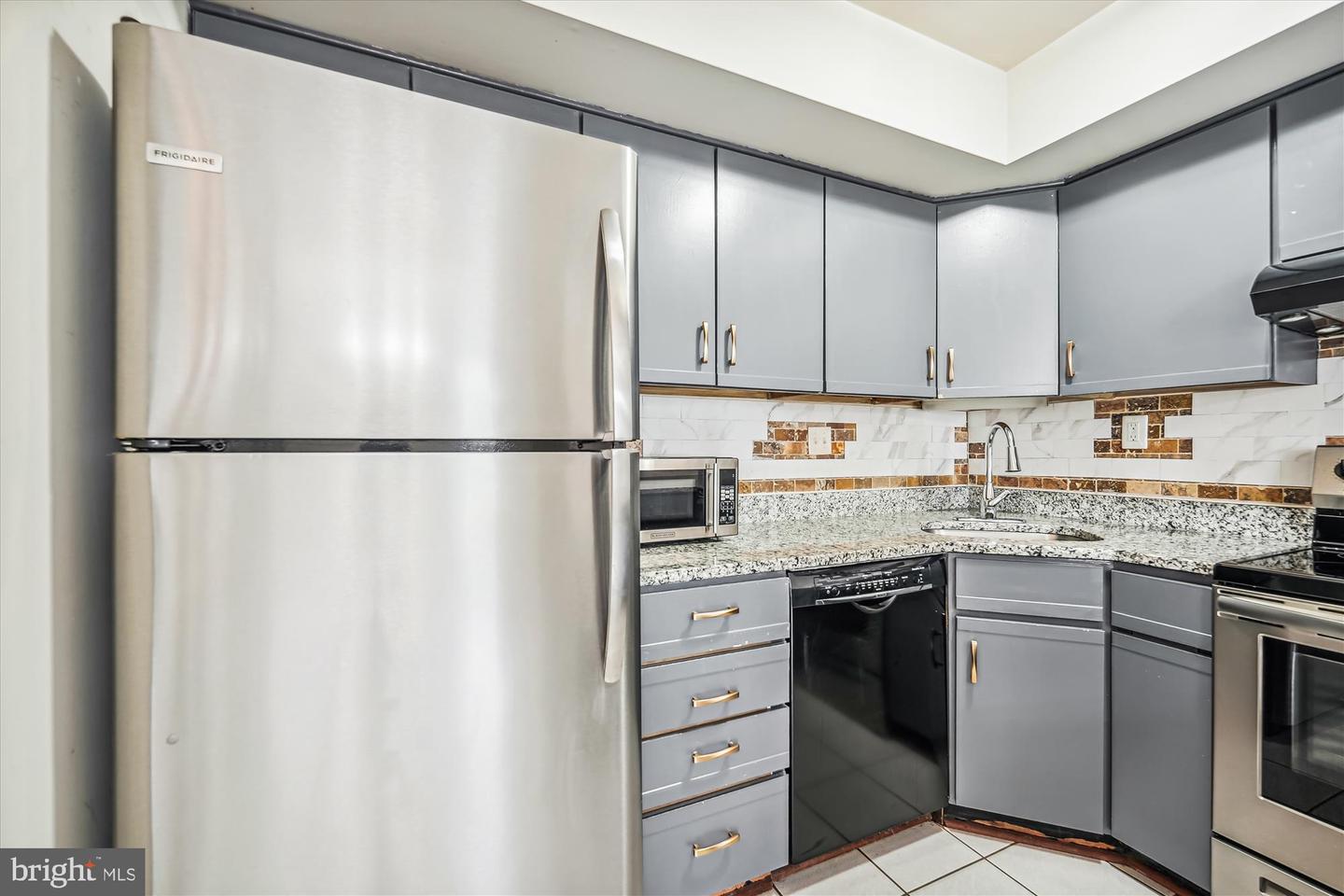 Photo 9 of 20 of 207 Heather Ct townhome