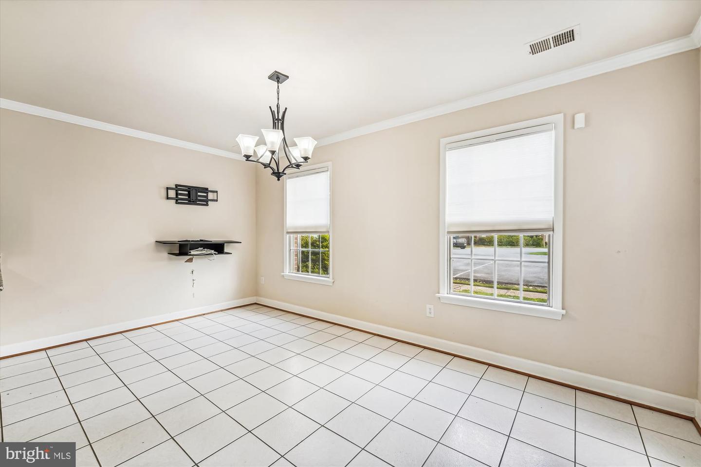 Photo 6 of 20 of 207 Heather Ct townhome