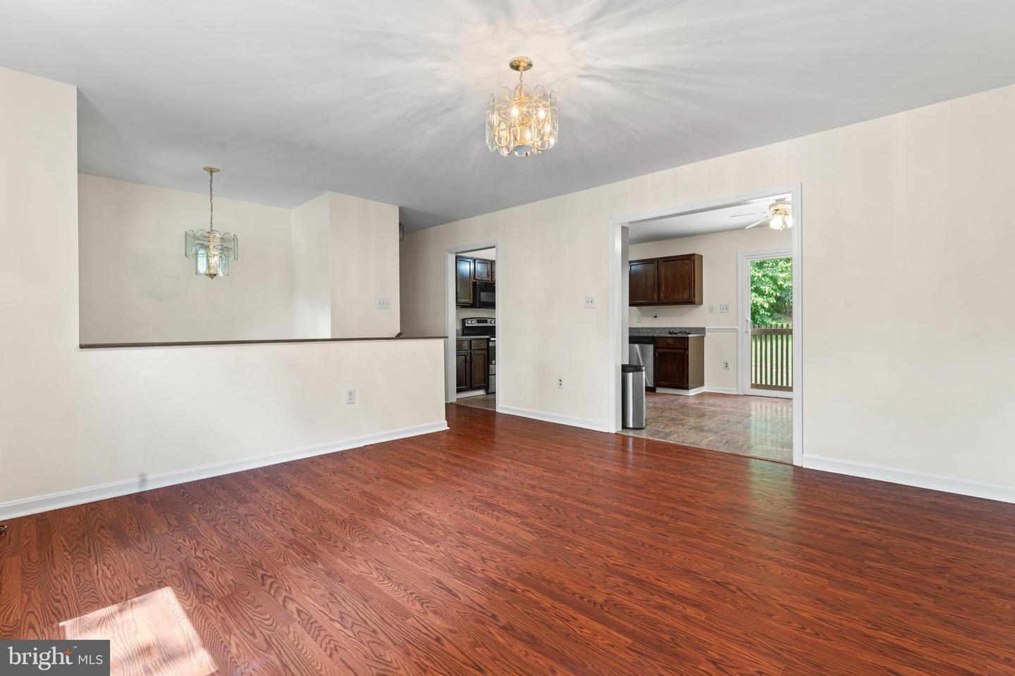 Photo 11 of 31 of 21 Fishback Ct house