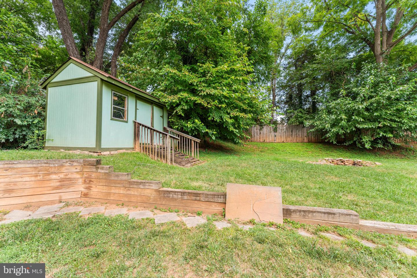 Photo 29 of 31 of 21 Fishback Ct house