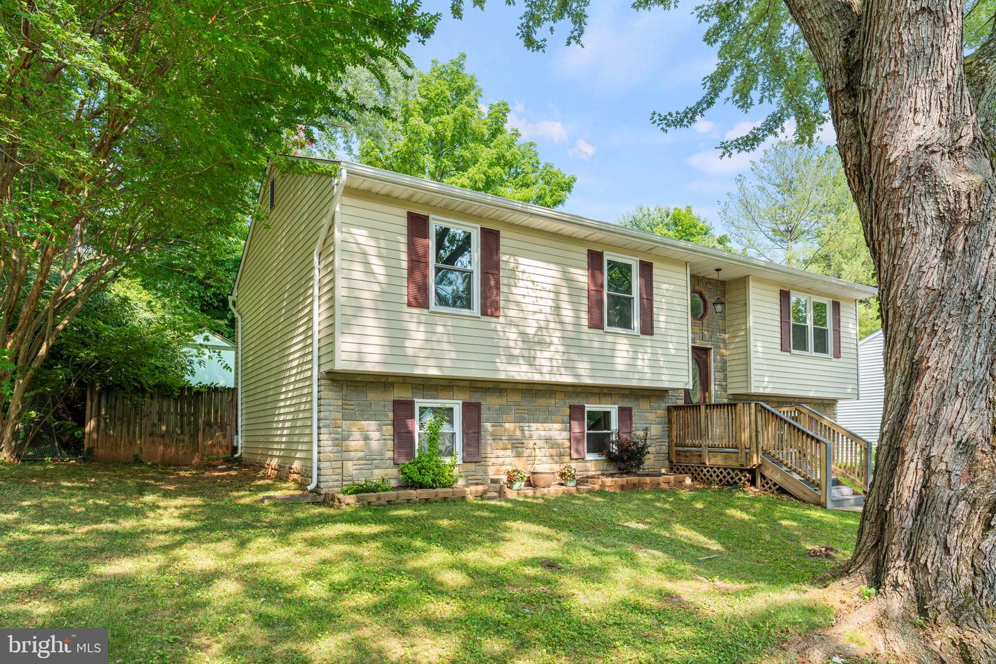 Photo 4 of 31 of 21 Fishback Ct house
